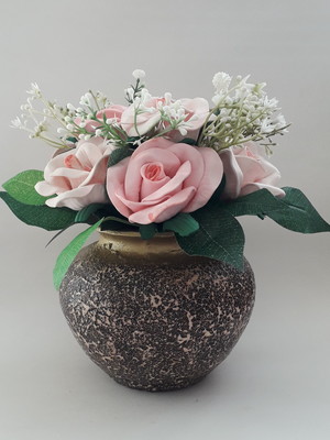 Arranjo com flores artificiais
