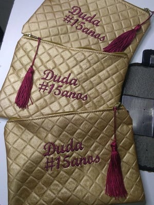 Necessarie bordada