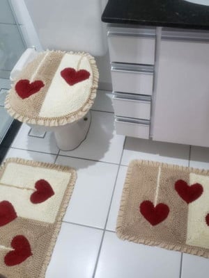 Tapetes frufru corações creme e bege antiderrapante