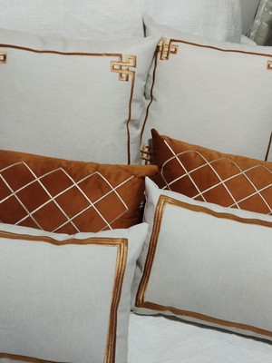 6 capas de almofadas em linho bordadas e veludo terracota