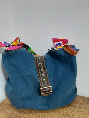 Bolsa em lona couro e tecido digital