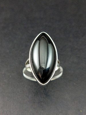 Anel de prata com pedra obsidiana negra