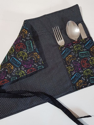 Porta talher 2 em 1 com jogo americano de tecido 28x38cm