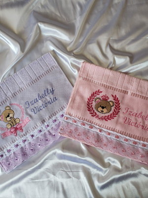 Toalhinhas personalizadas bordadas