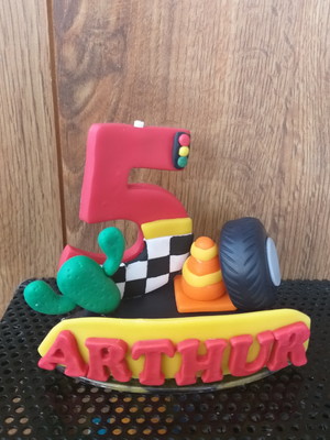 Vela carros em biscuit com nome