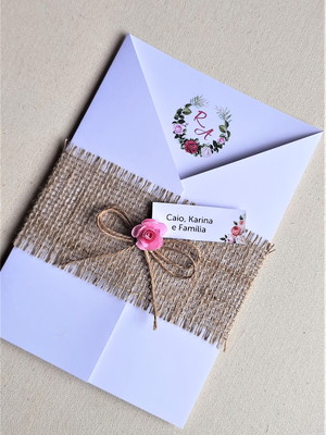 Convite de casamento rústico branco com juta e flor