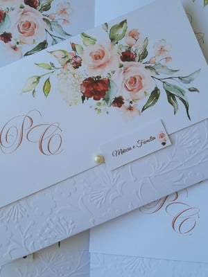 Convites de casamento com relevo