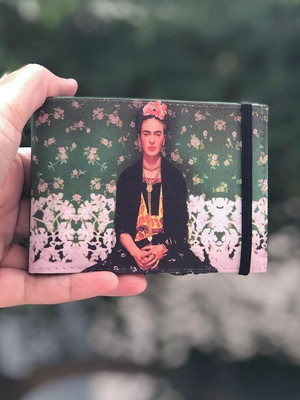 Carteira slim personalizada frida kahlo verde