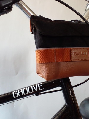 Minibag lona - preto e caramelo - pochete clutch bagbike