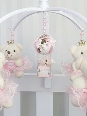 Mobile para berço musical giratório princesas rosa