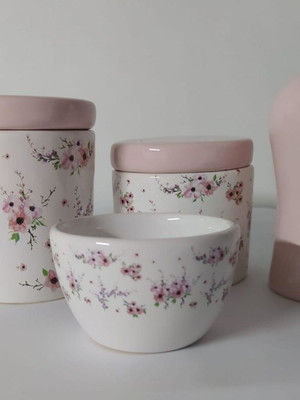 Kit higiene bebê porcelana flor de cerejeira 04 peças.