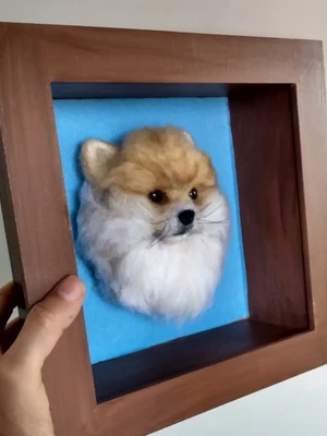 Pet em feltragem realista