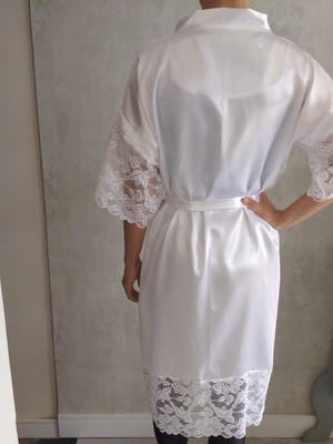 50 robes de renda