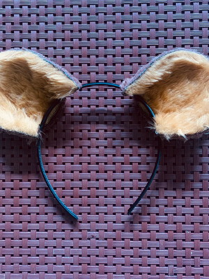 Tiara de orelha de urso