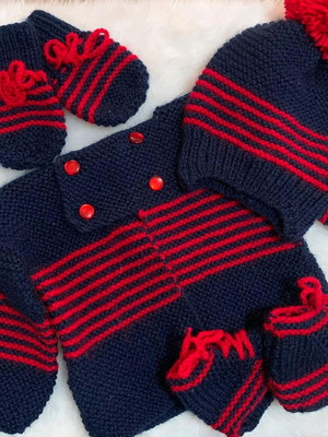 Casaqiinho com sapatinhos, gorro e luvas