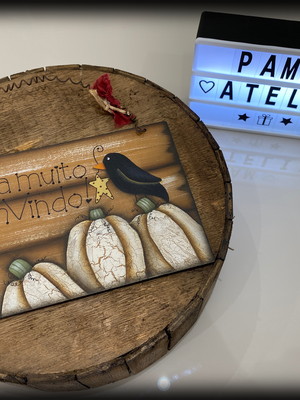 Placa em mdf decorativa corvo com abóboras pintura country