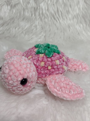 Tartaruga morango pelúcia amigurumi