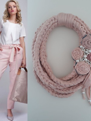 Colar rosa fio de malha