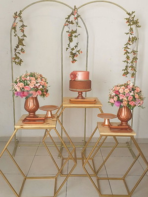 Locação - decoração rose gold e dourado