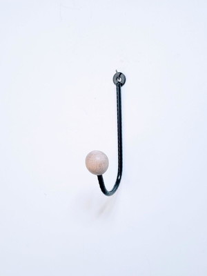 Gancho cabide ferro com bola de madeira