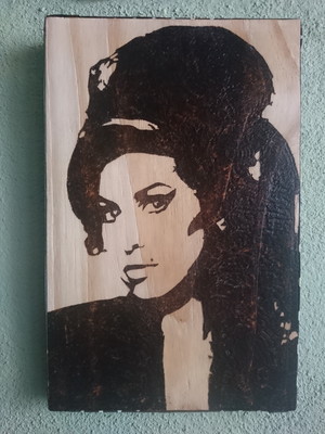 Amy winehouse - quadro artesanal madeira