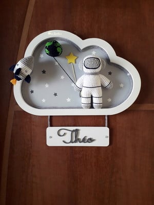 Enfeite de porta de maternidade astronauta