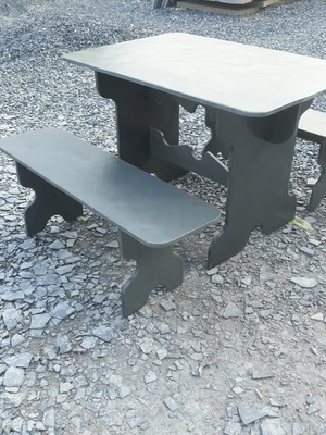 Conjunto mesa 1.00m com 2 bancos em pedra área externa