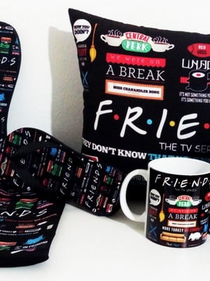 Kit friends com chinelo