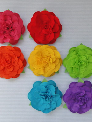 Kit 7 flor rosa grande arco íris cores vibrantes feltro