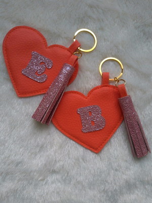 Chaveiro coração franja tassel