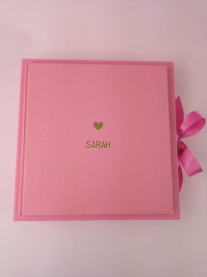 Livro do bebê e caixa coração hotstamping