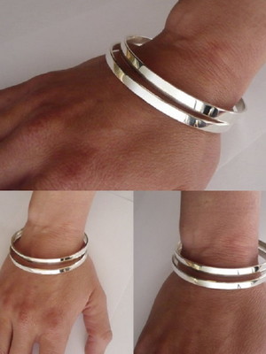 Pulseira argolas lisa de prata 950k - 4mm largura