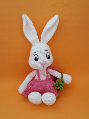 Coelha ingrid amigurumi