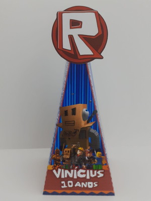 Cone pirâmide com aplique 3d roblox