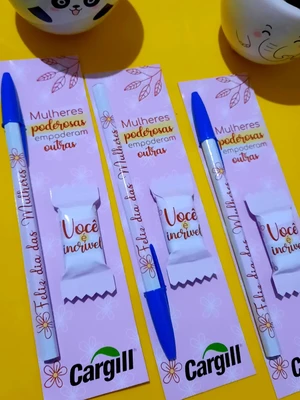Cartão com balinha e caneta- dia da mulher