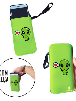 Case para celular alien verde coração kawaii