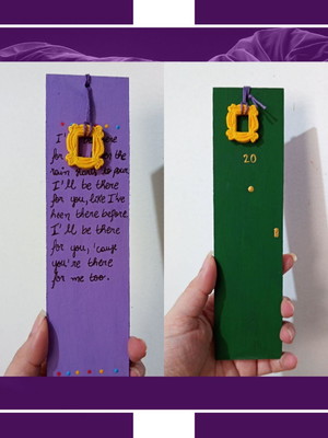 Marca páginas mdf com pingente moldura friends