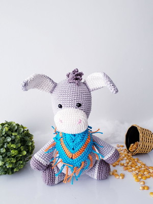 Burrinho em amigurumi
