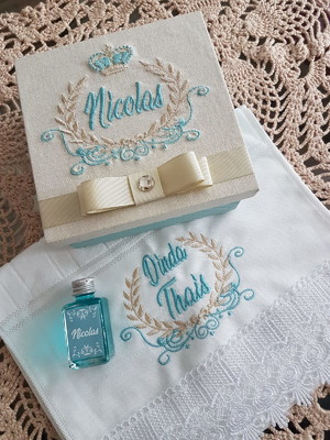 Caixa convite com toalha e aromatizador