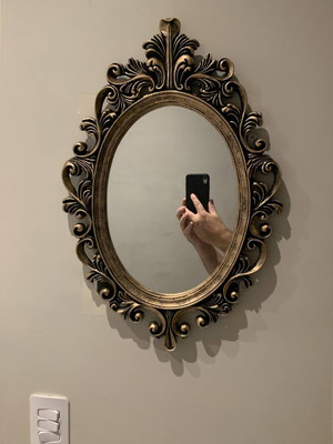 Molduras em resina com espelho oval