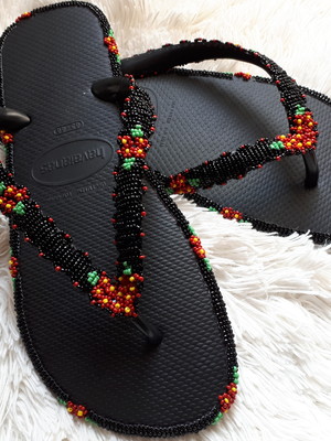Chinelo havaianas bordado