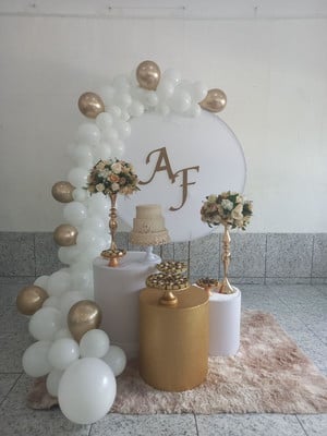 Casamento branco e dourado