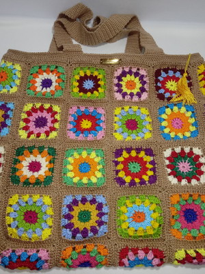 Bolsa de crochê squares