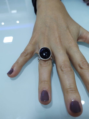 Anel de prata maciça com pedra natural obsidiana preta