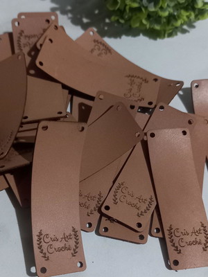 Etiqueta com logomarca couro sintético 6x2cm - 40 unidades