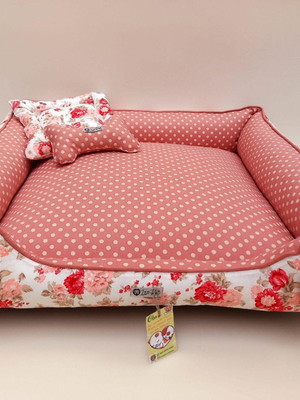 Cama para pets retangular floral com poá 70x50