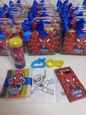 Diversão na maletinha homem aranha