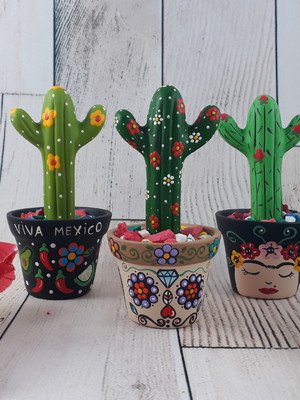 Trio de vasinhos com cactos de cerâmica c.2200