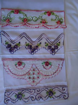 Barrados em croche rebordados