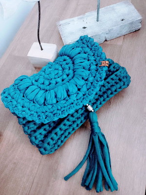 Bolsa carteira clutch em crochê fio de malha